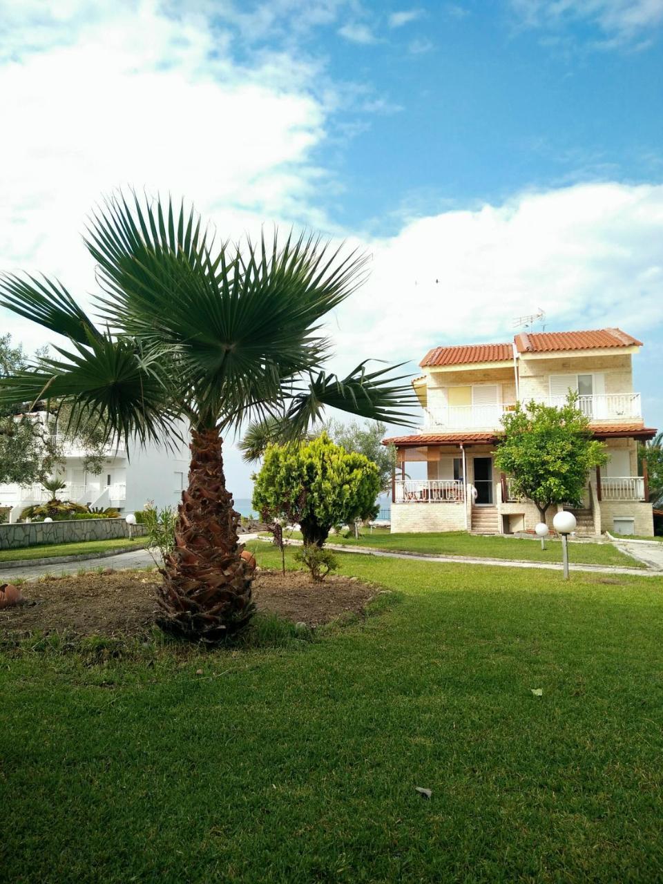 Aello Sea-Seafront Apartments Скала-Фуркас Экстерьер фото